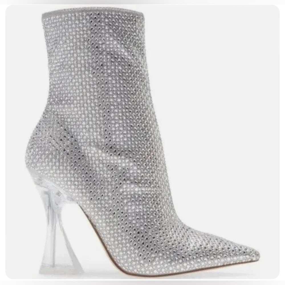 Steve Madden rhinestone boots New size 6.5
